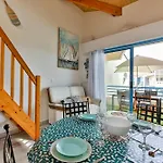 Un Balcon A La - Vue Sur